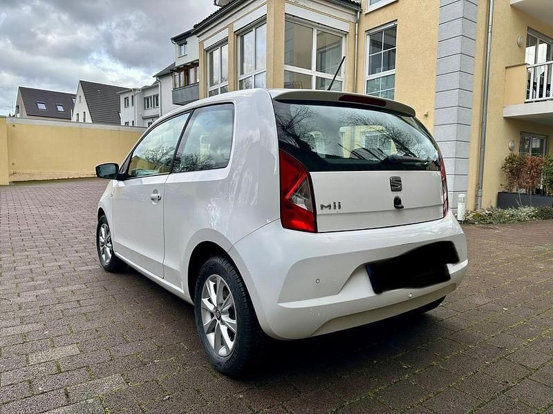 Gebraucht Seat Mii Style 60 PS (44 kW) 2015 Weiß Kleinwagen