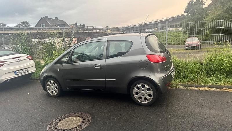 Grau Gebraucht 2005 Mitsubishi Colt Coupé | 2.700 € (Guter Preis) - Bild 1/4