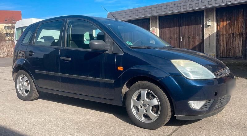 Gebraucht Ford Fiesta 69 PS (50 kW) 2004 Blau Kleinwagen