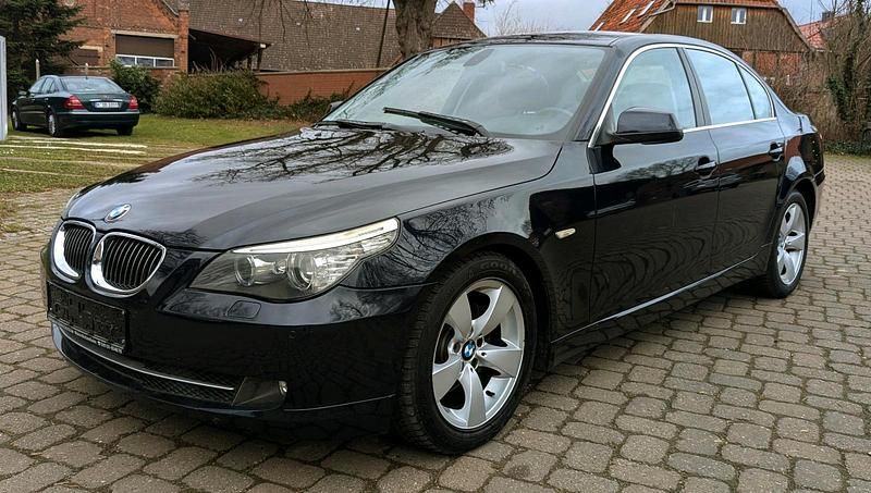 Blau Gebraucht 2010 BMW 523 Limousine | 7.000 € (Guter Preis) - Bild 1/4