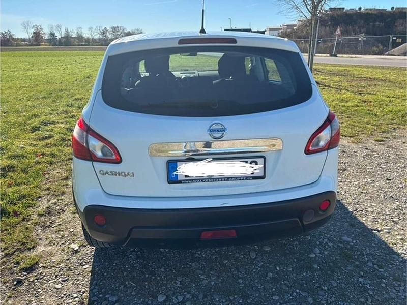 Weiß Gebraucht 2012 Nissan Qashqai Visia SUV | 6.200 € (Fairer Preis) - Bild 1/4