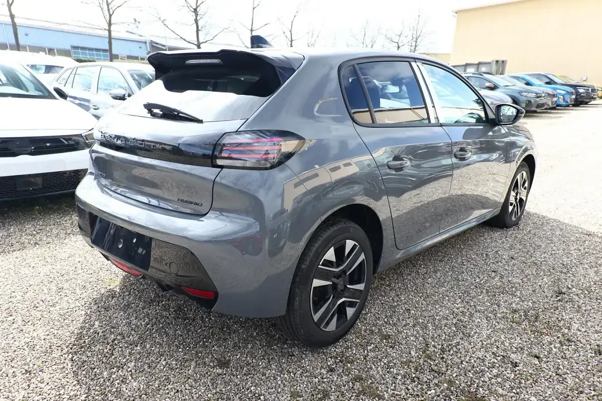 Neu Peugeot 208 Allure 110 PS (80 kW) 2025 Selenium grau metallic Kleinwagen