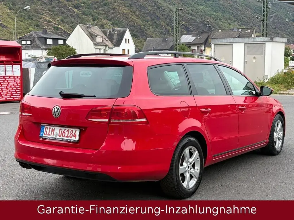 Gebraucht VW Passat Trendline 140 PS (102 kW) 2012 Rot Kombi
