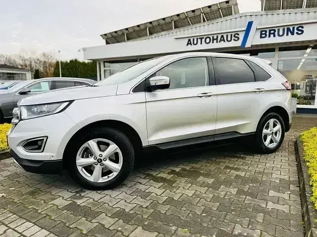 Second-hand Ford Edge Titanium 211 CP (155 kW) 2017 Argintiu SUV