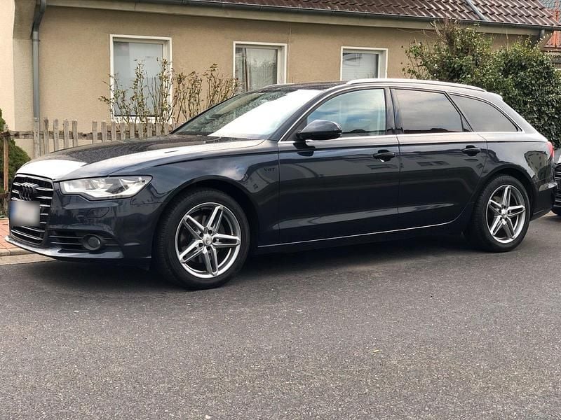 Gebraucht Audi A6 205 PS (150 kW) 2011 Blau Kombi