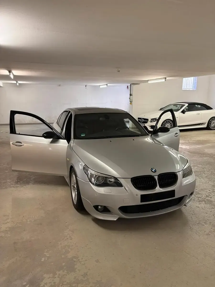 Gebraucht BMW 545 M Sport 370 PS (272 kW) 2024 Silber Limousine