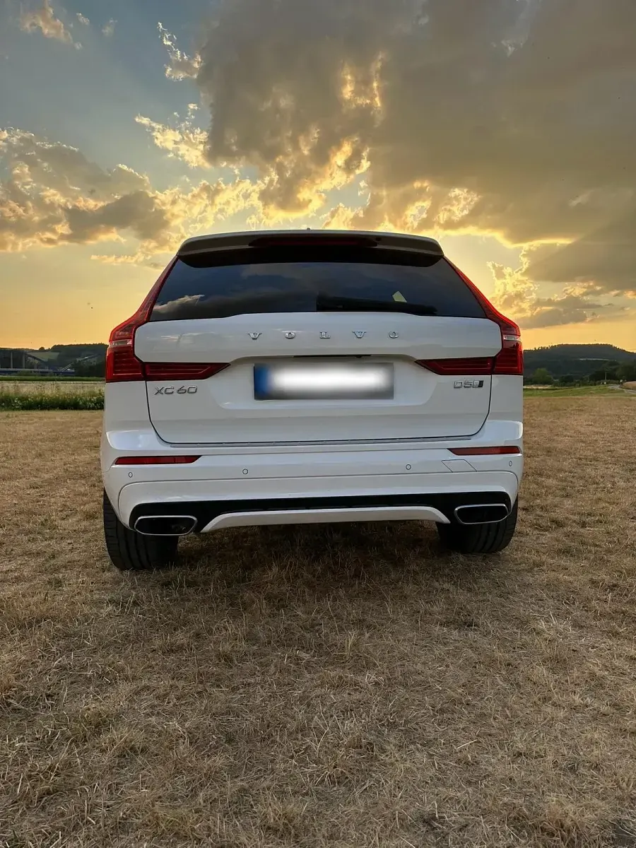 Gebraucht Volvo XC60 R-Design 238 PS (175 kW) 2017 Weiß SUV