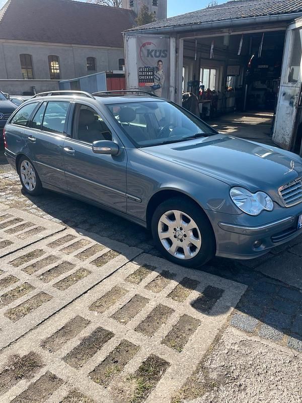 Gebraucht Mercedes C220 150 PS (110 kW) 2006 Grau Kombi