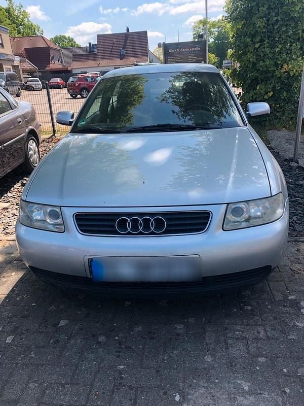 Silber Gebraucht 2001 Audi A3 Limousine | 1.650 € (Fairer Preis) - Bild 1/4