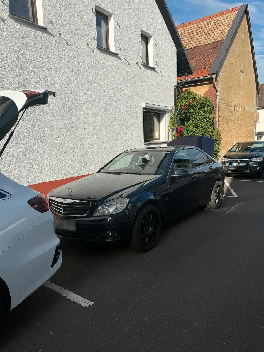 Gebraucht Mercedes C220 170 PS (125 kW) 2009 Blau Limousine