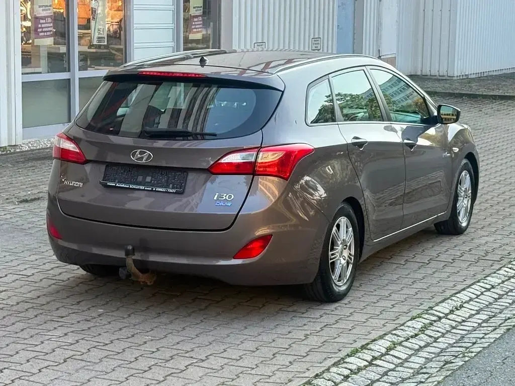 Gebraucht Hyundai i30 Edition 110 PS (80 kW) 2014 Grau Limousine
