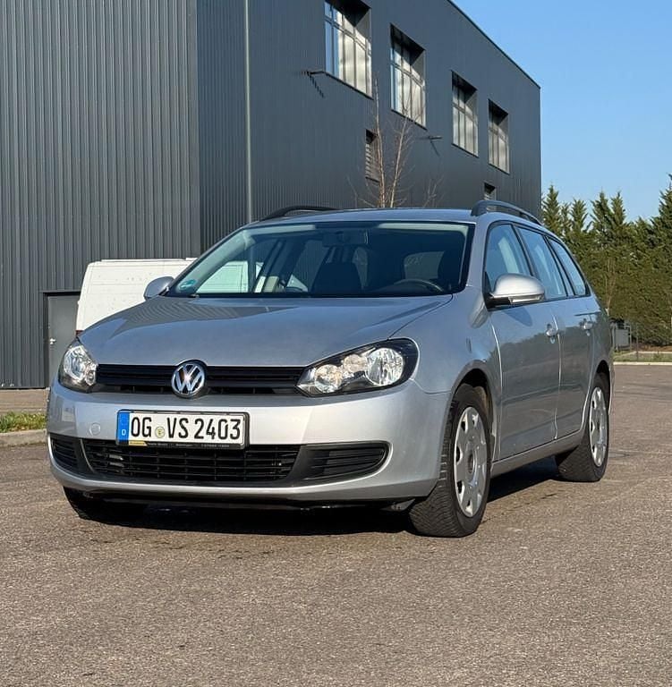 Silber Gebraucht 2010 VW Golf VI Trendline Kleinwagen | 4.000 € (Fairer Preis) - Bild 1/4