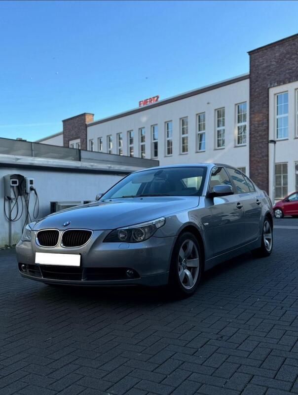 Silber Gebraucht 2007 BMW 520 Limousine | 4.700 € (Guter Preis) - Bild 1/4
