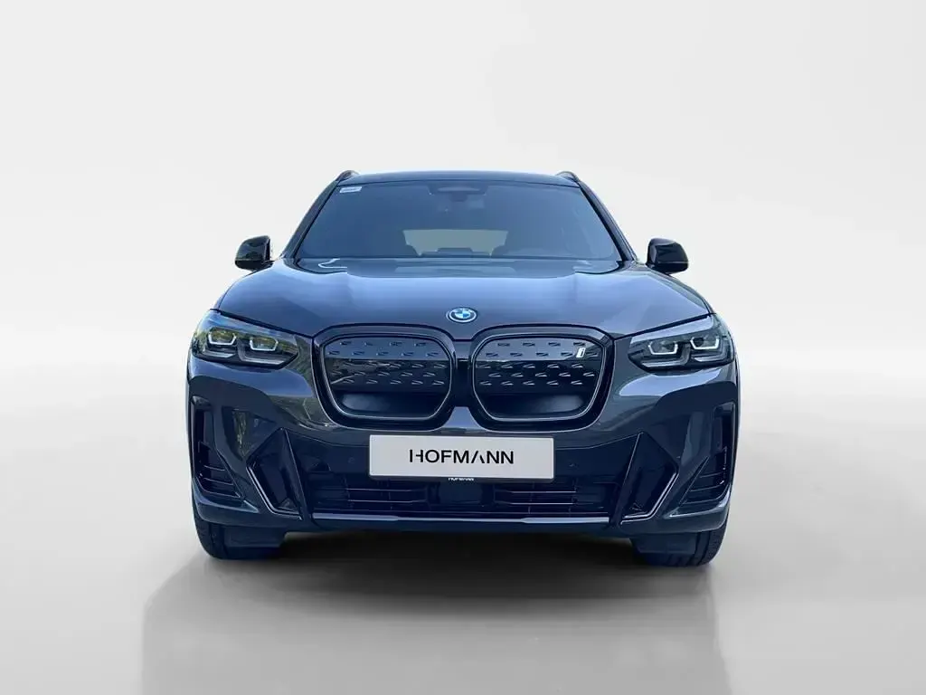 Gebraucht BMW iX3 Shadowline 210 kW (286 PS) 2023 Sophistograu brillanteffekt metallic SUV