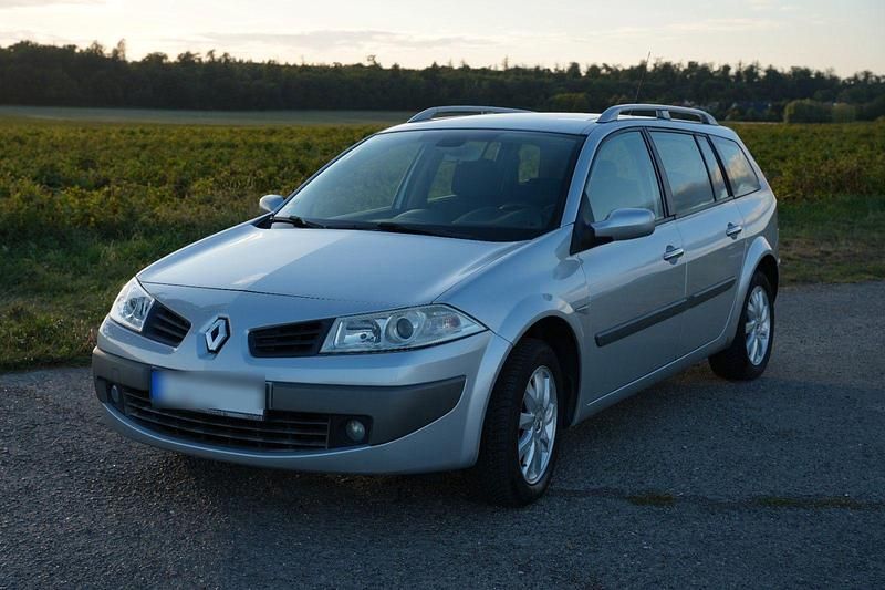 Silber Gebraucht 2007 Renault Mégane GrandTour Dynamique Kombi | 2.500 € (Fairer Preis) - Bild 1/4