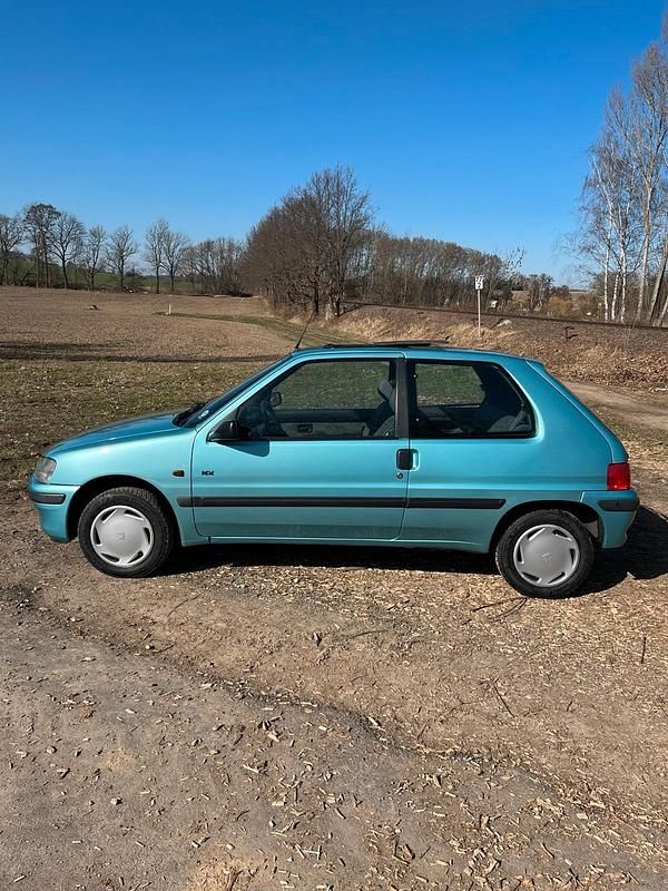 Gebraucht Peugeot 106 45 PS (33 kW) 1996 Blau Kleinwagen