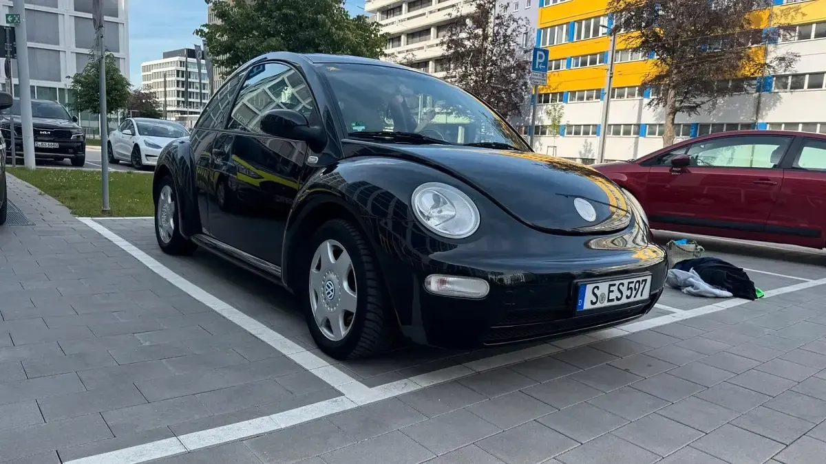 Gebraucht VW New Beetle 102 PS (75 kW) 2000 Schwarz Kleinwagen