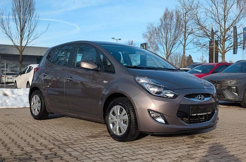 Braun Gebraucht 2013 Hyundai ix20 Edition Kleinwagen | 8.690 € (Etwas zu teuer) - Bild 1/4