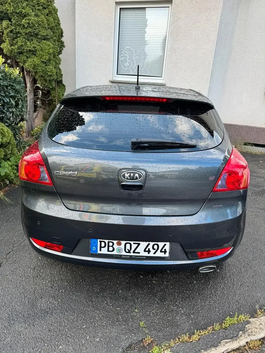 Gebraucht Kia Ceed 100 PS (73 kW) 2012 Grau Kleinwagen