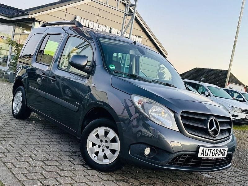 Grau Gebraucht 2012 Mercedes Citan 109 Kombi | 6.499 € (Fairer Preis) - Bild 1/4