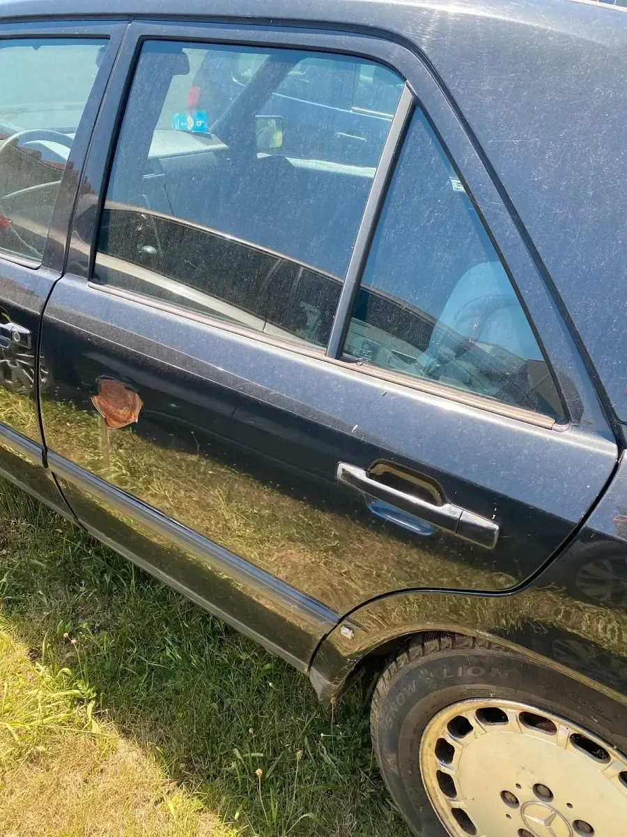 Gebraucht Mercedes 230 132 PS (97 kW) 1988 Grau Limousine