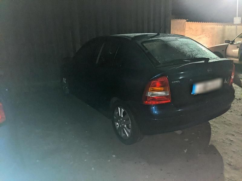 Gebraucht Opel Astra 101 PS (74 kW) 1998 Blau Limousine