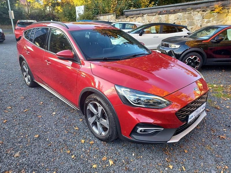 Gebraucht Ford Focus Active X 120 PS (88 kW) 2021 Rot Limousine