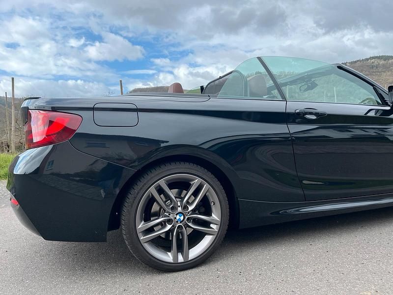 Gebraucht BMW 220 185 PS (136 kW) 2015 Schwarz Cabrio