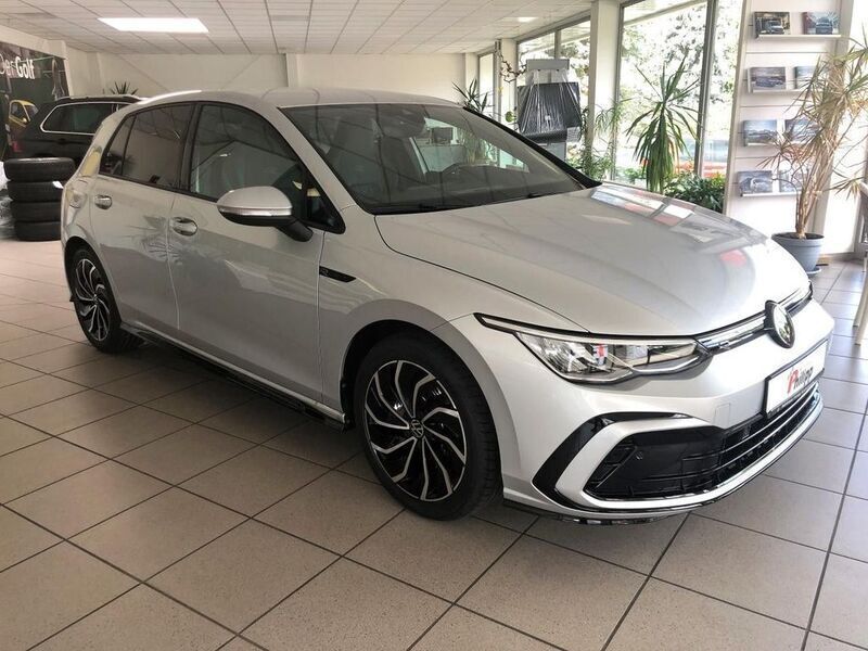 Reflexsilber metallic (metallic) Gebraucht 2022 VW Golf VIII R-line Limousine | 30.400 € (Fairer Preis) - Bild 1/4