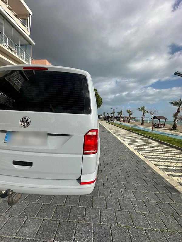 Gebraucht VW Caravelle 2018 Grau Van / Kleinbus