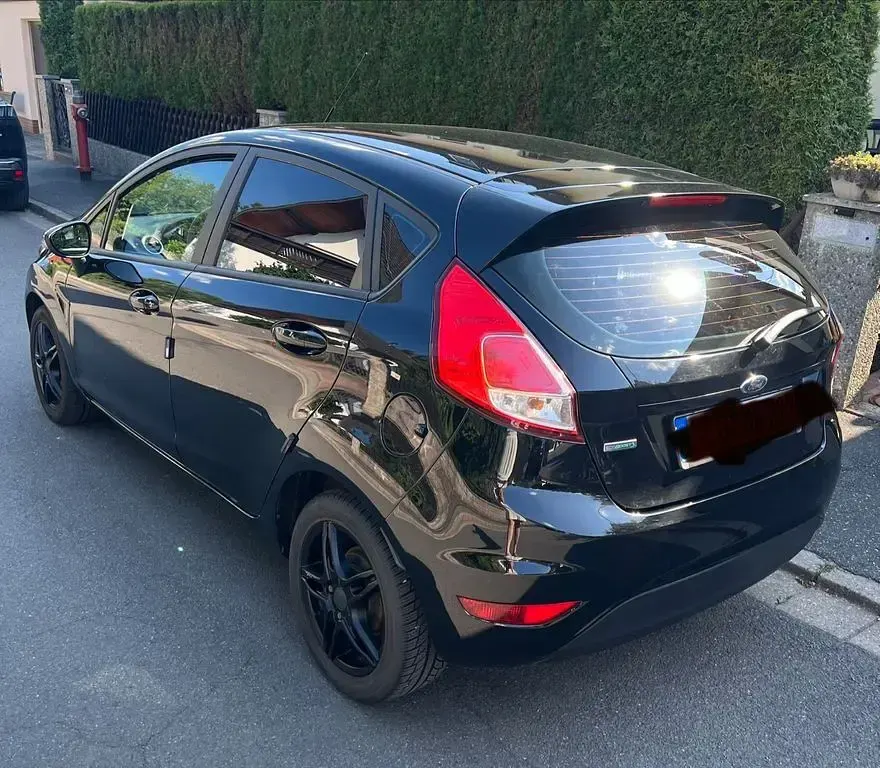 Gebraucht Ford Fiesta Trend 101 PS (74 kW) 2017 Schwarz Kleinwagen