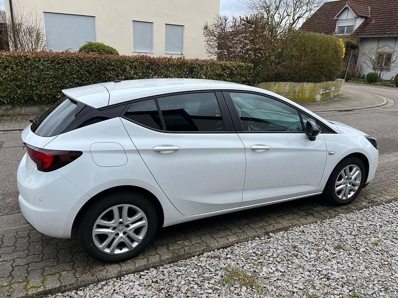 Gebraucht Opel Astra Edition 110 PS (80 kW) 2021 Weiß Limousine