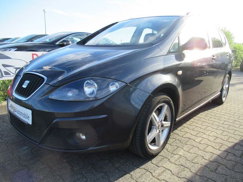 Grau Gebraucht 2011 Seat Altea XL Ecomotive Van / Kleinbus | 5.290 € (Fairer Preis) - Bild 1/4