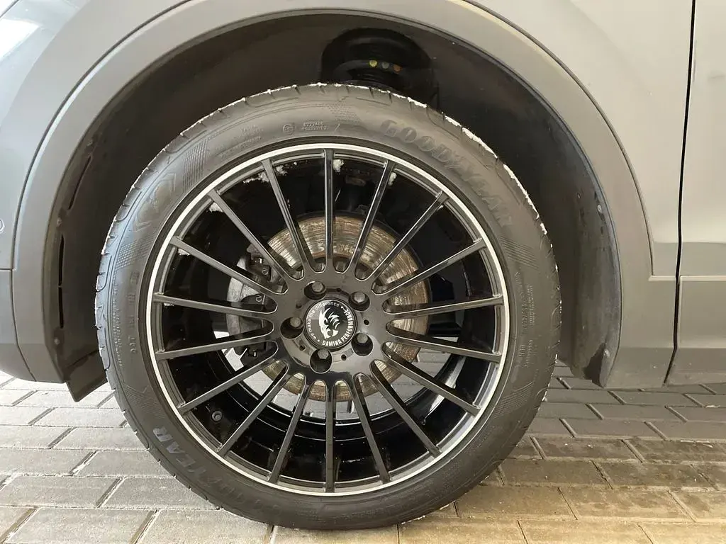 Second-hand VW Tiguan Active 150 CP (110 kW) 2023 Gri SUV