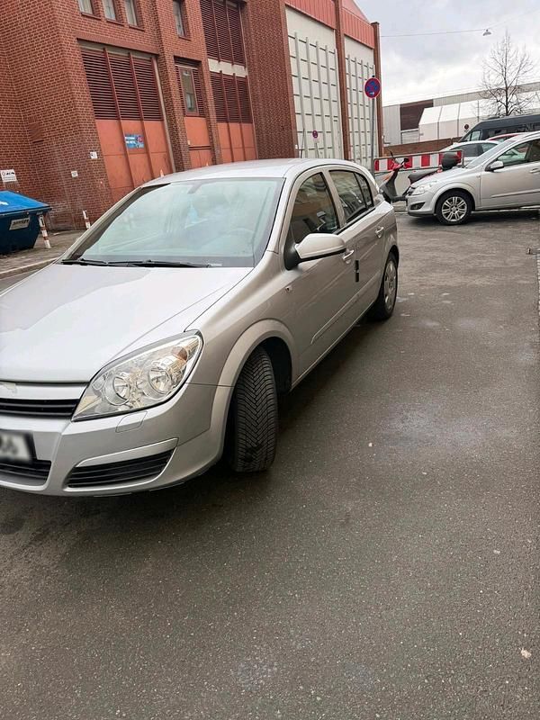 Gebraucht Opel Astra 105 PS (77 kW) 2005 Silber Limousine