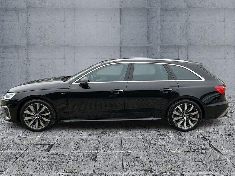 Gebraucht Audi A4 S-Line 150 PS (110 kW) 2022 Mythosschwarz metallic Kombi