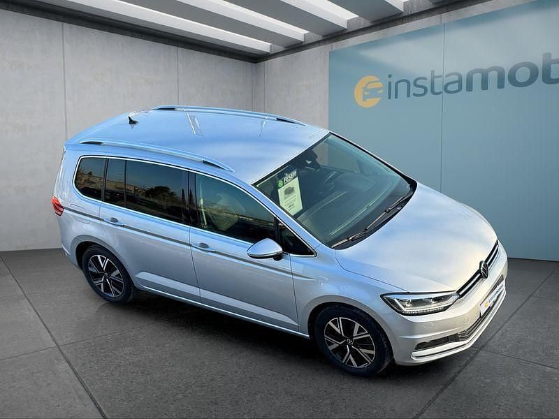 Gebraucht VW Touran 150 PS (110 kW) 2022 Silber Van / Kleinbus