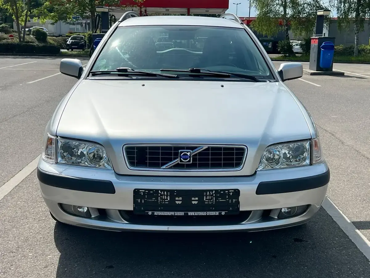 Gebraucht Volvo V40 122 PS (89 kW) 2004 Silber Kombi