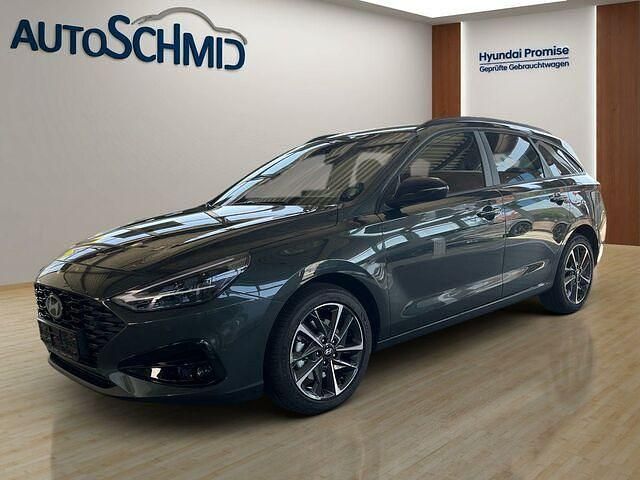 Cypress green / mic Gebraucht 2024 Hyundai i30 Advantage Kombi | 24.590 € (Fairer Preis) - Bild 1/2
