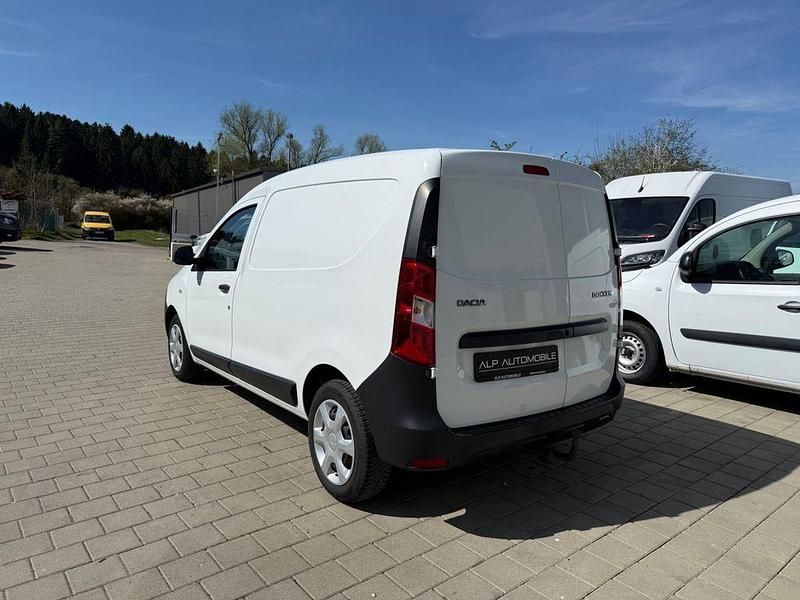 Gebraucht Dacia Dokker 90 PS (66 kW) 2019 Weiß Van / Kleinbus