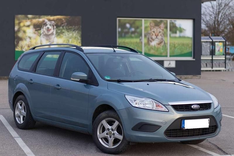 Usado Ford Focus Style 125 HP (91 kW) 2009 Cinzento Carrinha