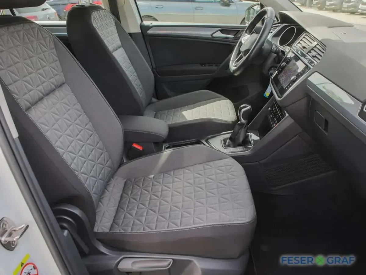 Gebraucht VW Tiguan Life 150 PS (110 kW) 2023 Pure white SUV
