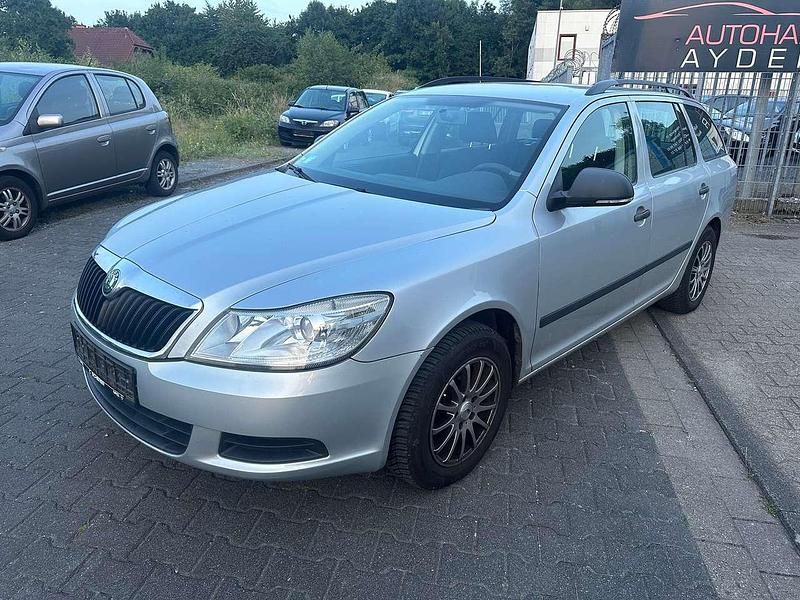 Gebraucht Skoda Octavia Classic 122 PS (89 kW) 2011 Silber Kombi