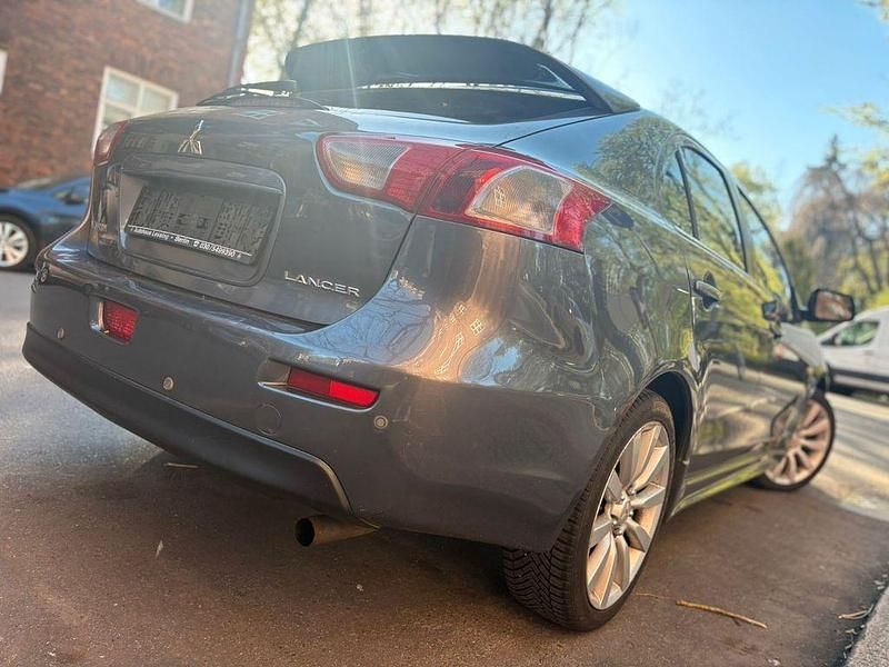 Gebraucht Mitsubishi Lancer 143 PS (105 kW) 2009 Grau Limousine