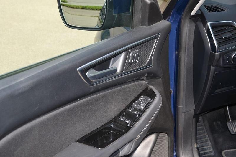 Gebraucht Ford S-MAX Titanium 190 PS (139 kW) 2019 Blau Van / Kleinbus