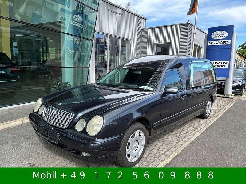 Gebraucht Mercedes E220 143 PS (105 kW) 2002 Schwarz Kombi