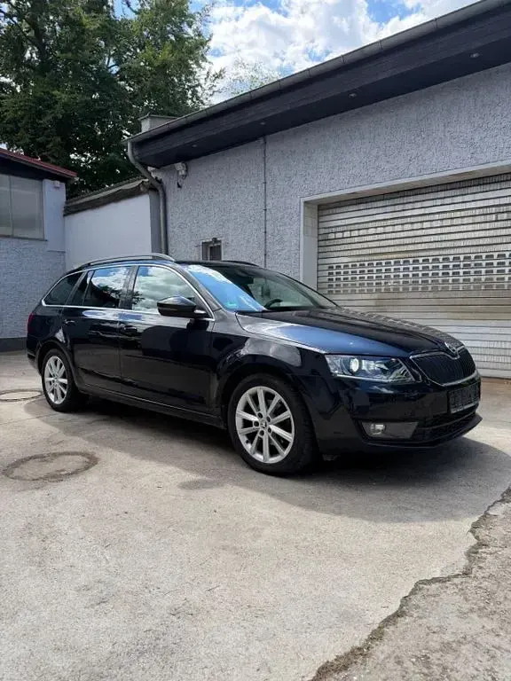 Gebraucht Skoda Octavia Style 150 PS (110 kW) 2015 Schwarz Kombi
