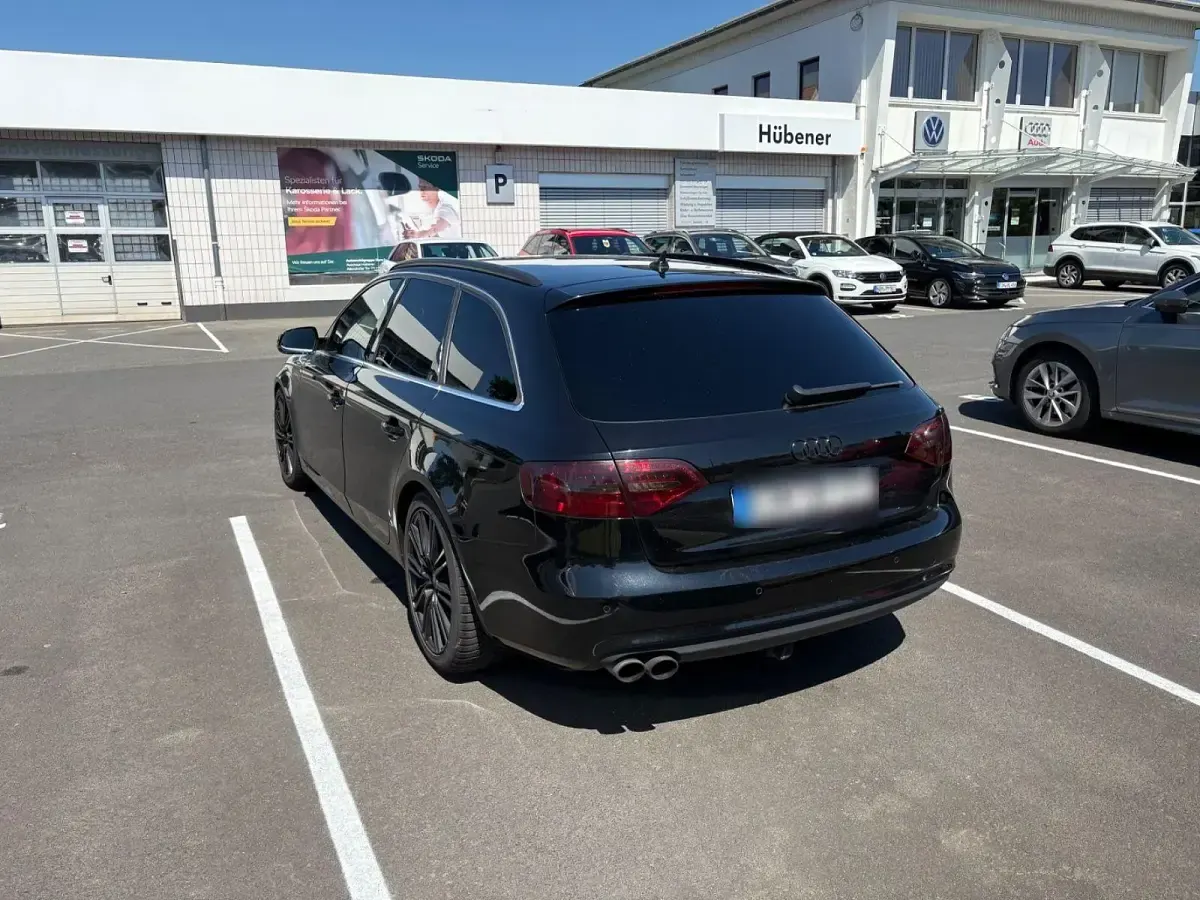 Gebraucht Audi A4 Ambiente 177 PS (130 kW) 2014 Schwarz Kombi