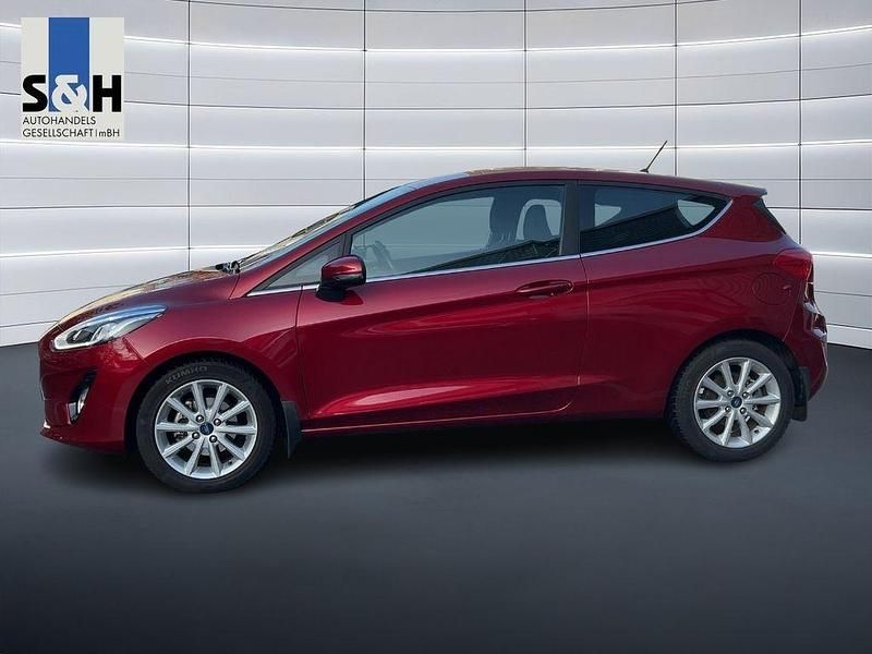 Gebraucht Ford Fiesta Titanium 125 PS (91 kW) 2018 Rot Limousine