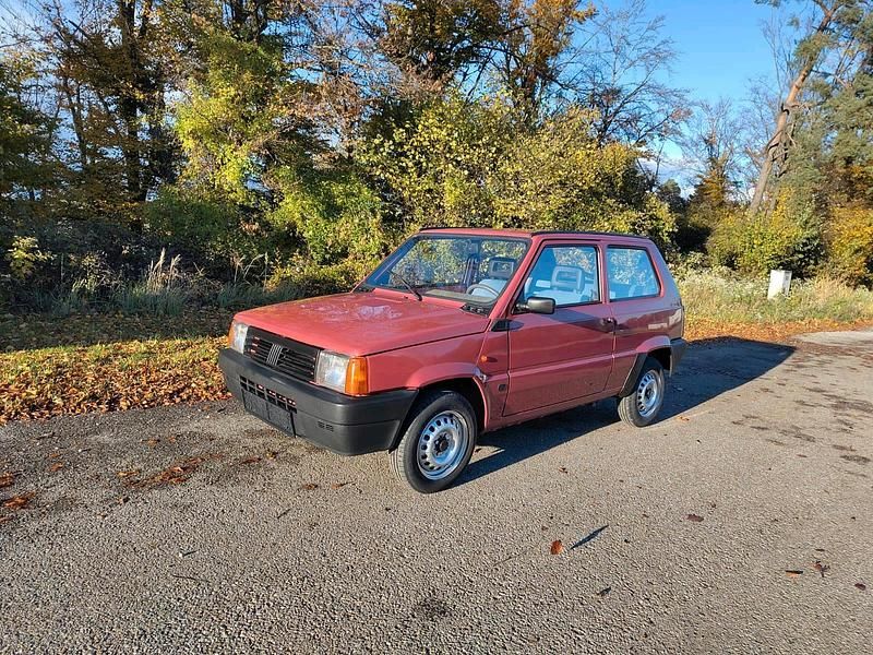 Używany Fiat Panda 54 KM (39 kW) 2002 Czerwony Hatchback